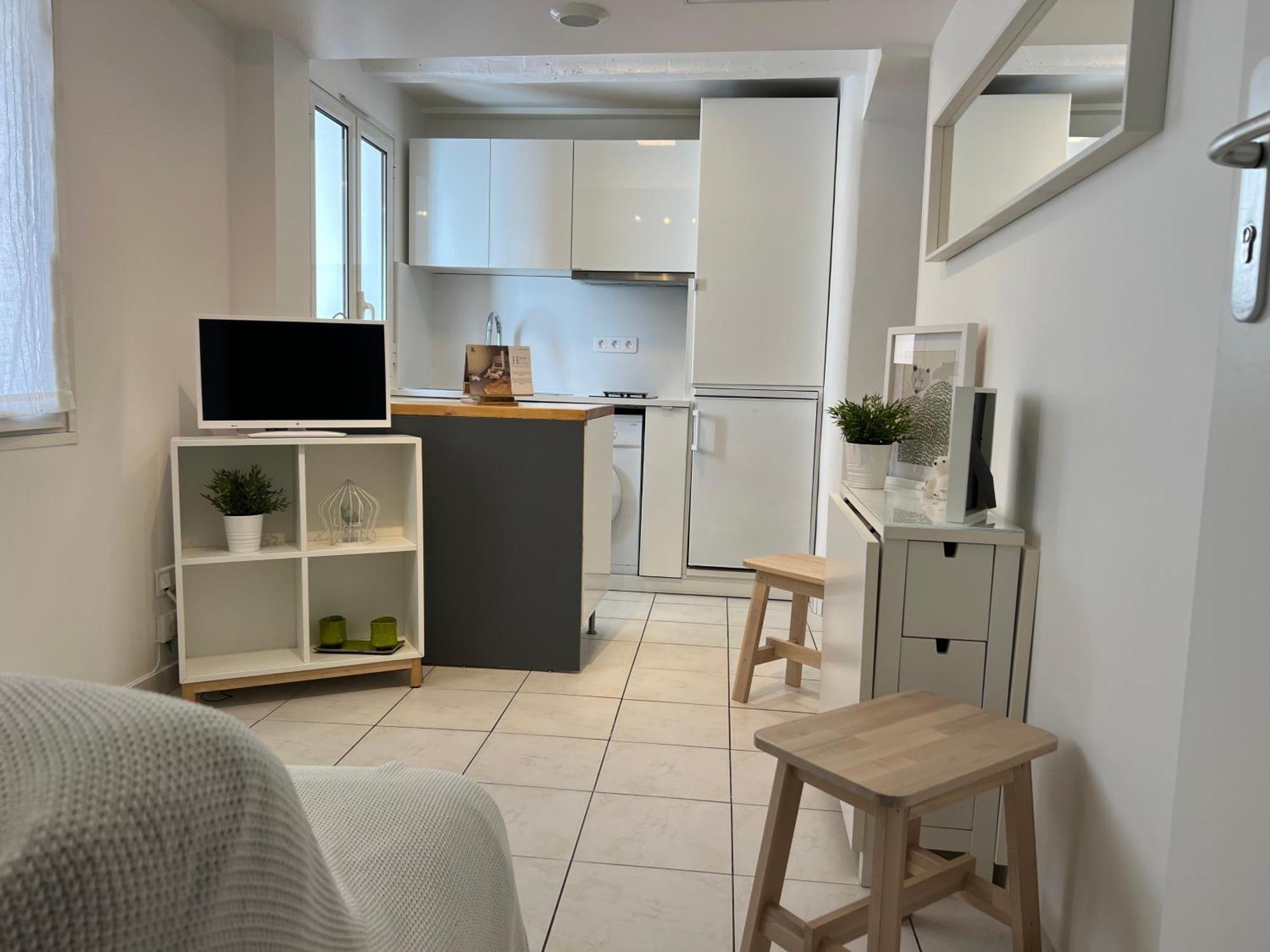 Апартаменты La Taniere De L'Ours Blanc Aubagne-Cassis-Aix En Provence Экстерьер фото